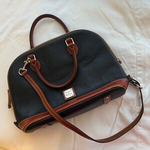 Vintage Dooney & Bourke Navy and Tan zip Sachel